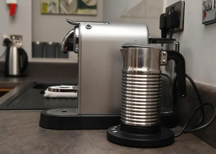 - Convention View 2 - Private Parking Харрогейт